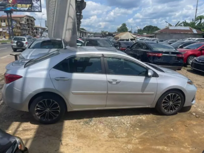 Toyota Corolla   - 2014