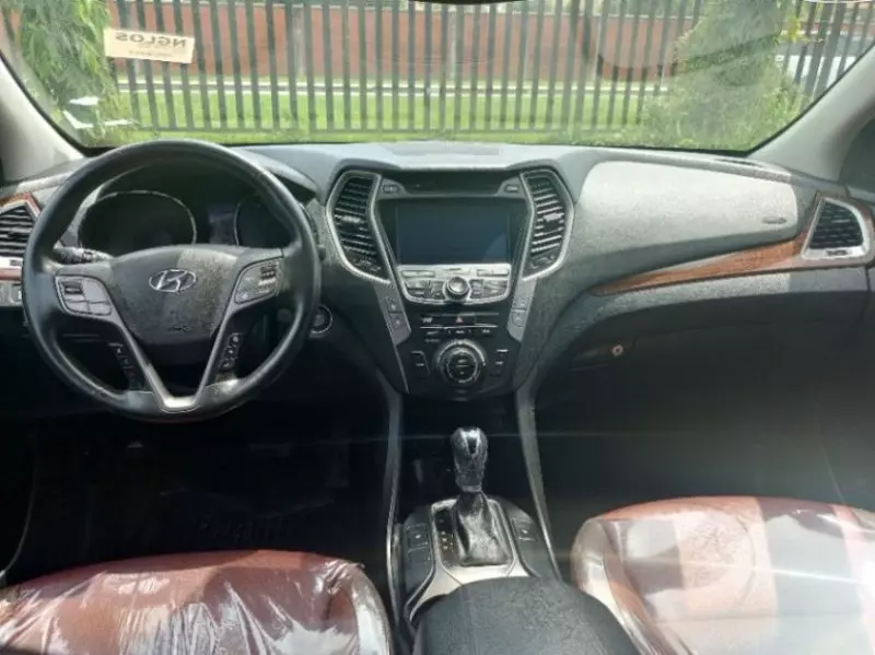 Hyundai Santa Fe   - 2013