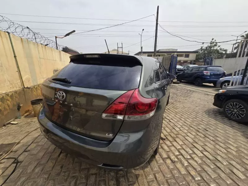 Toyota Venza   - 2013
