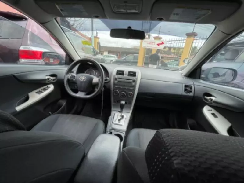 Toyota Corolla   - 2012
