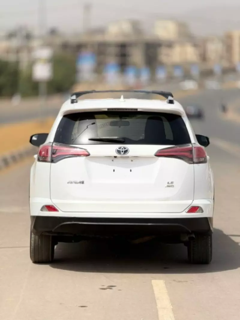 Toyota RAV4   - 2016