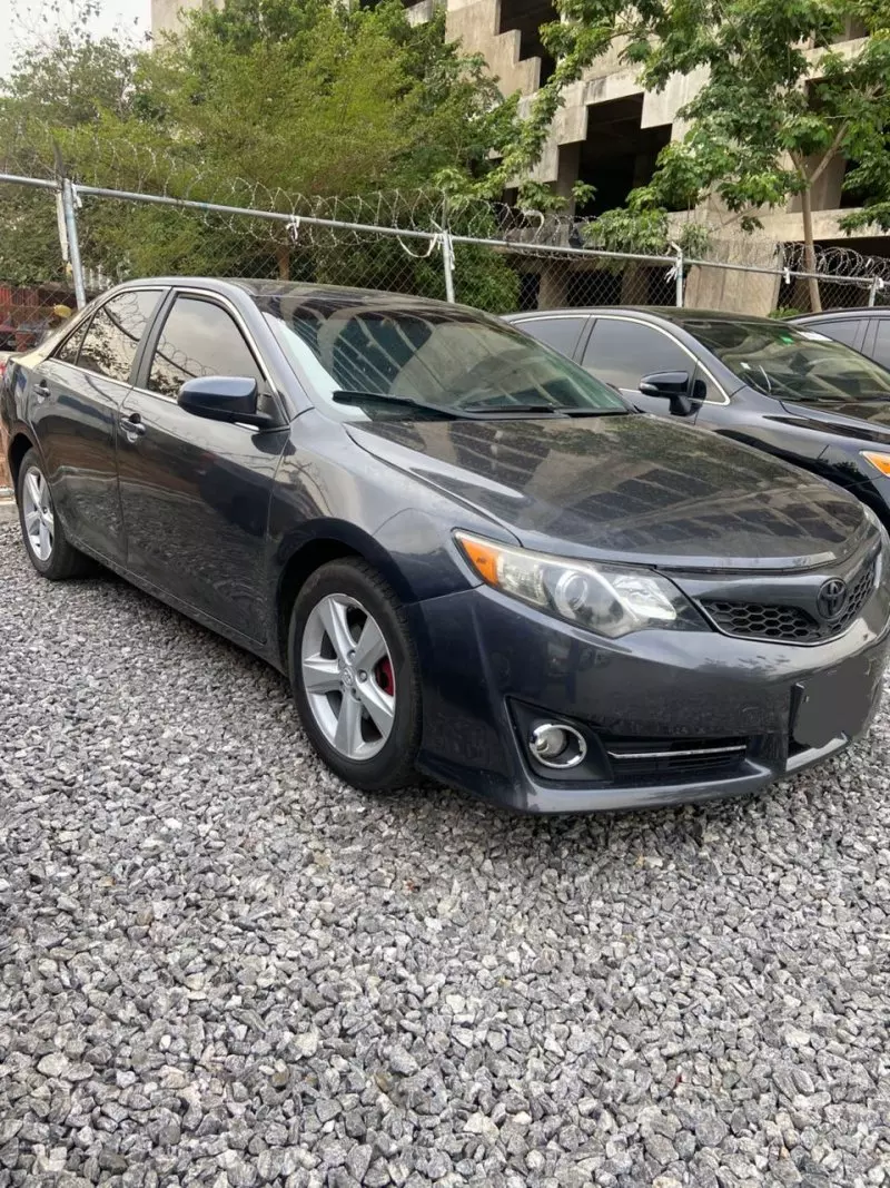 Toyota Camry   - 2014