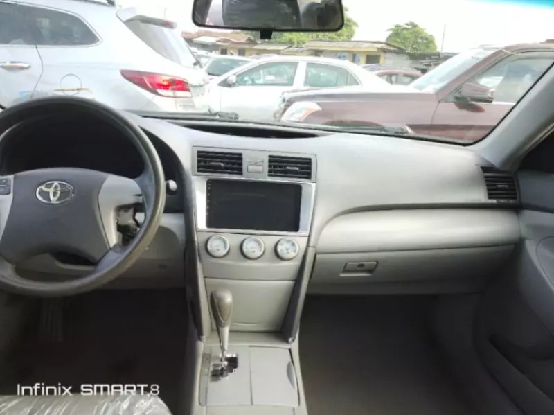 Toyota Camry   - 2011