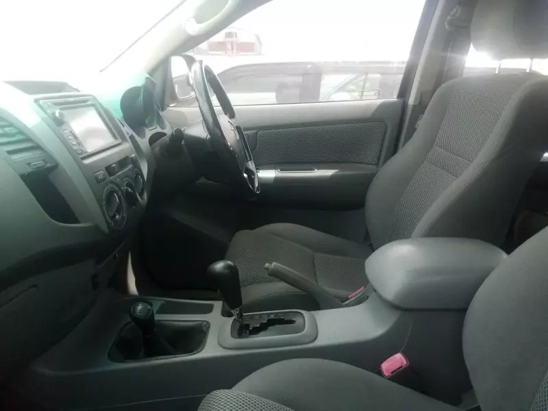 Toyota Hilux   - 2010