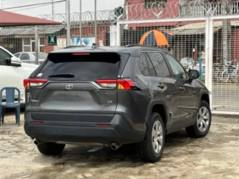 Toyota RAV 4   - 2021