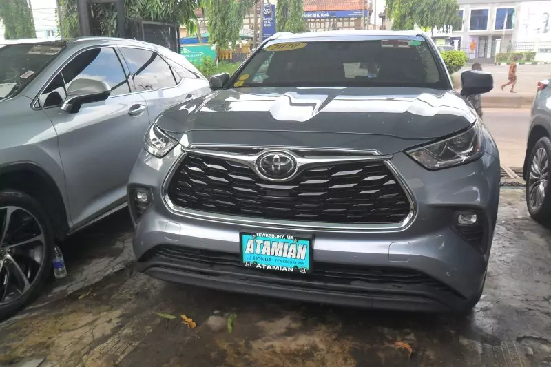 Toyota Highlander   - 2020
