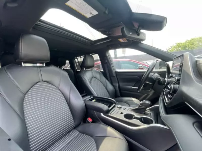 Toyota Highlander   - 2022