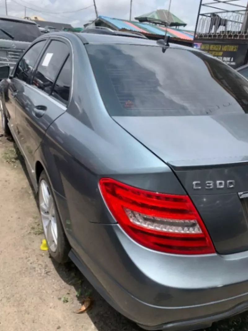Mercedes-Benz C 300   - 2012