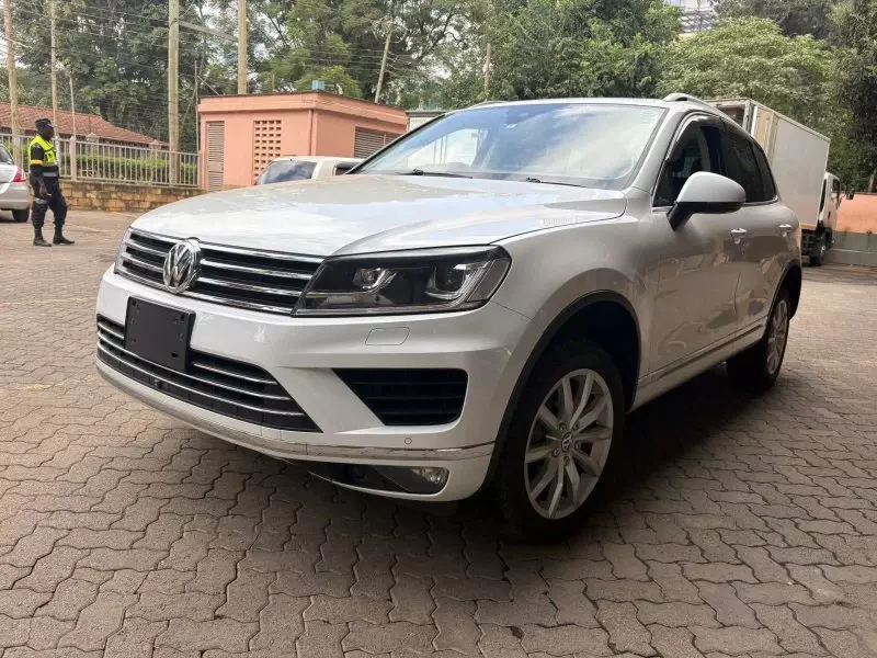 Volkswagen Touareg   - 2016