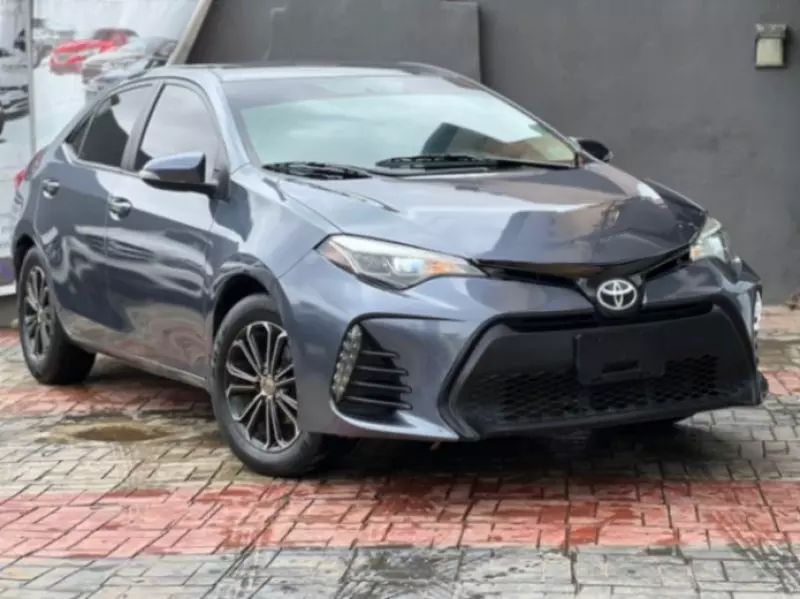 Toyota Camry   - 2014