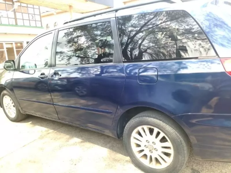 Toyota Sienna   - 2007