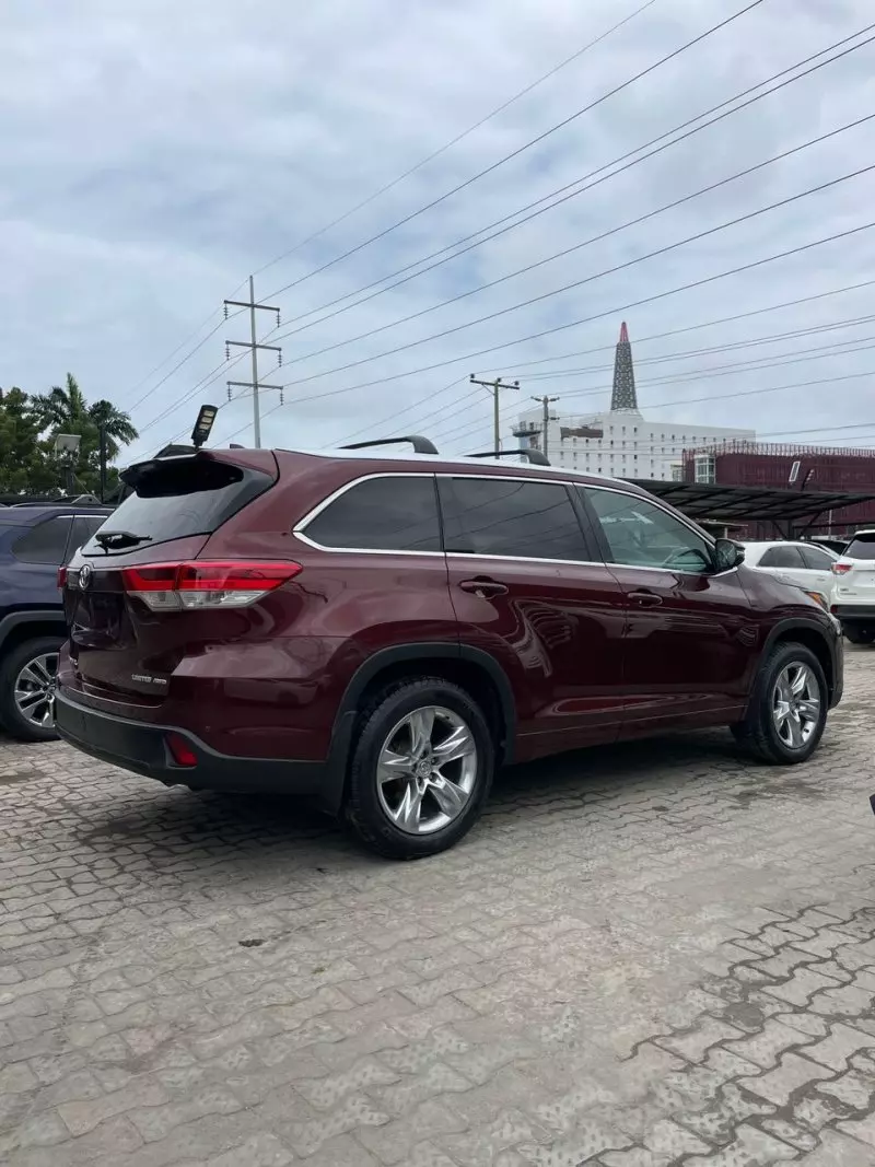 Toyota Highlander   - 2015