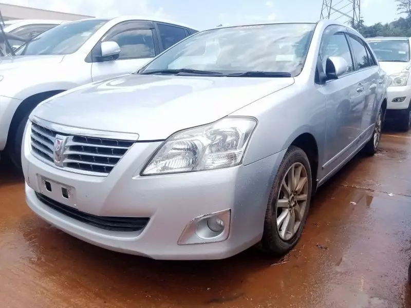 Toyota Premio    - 2011