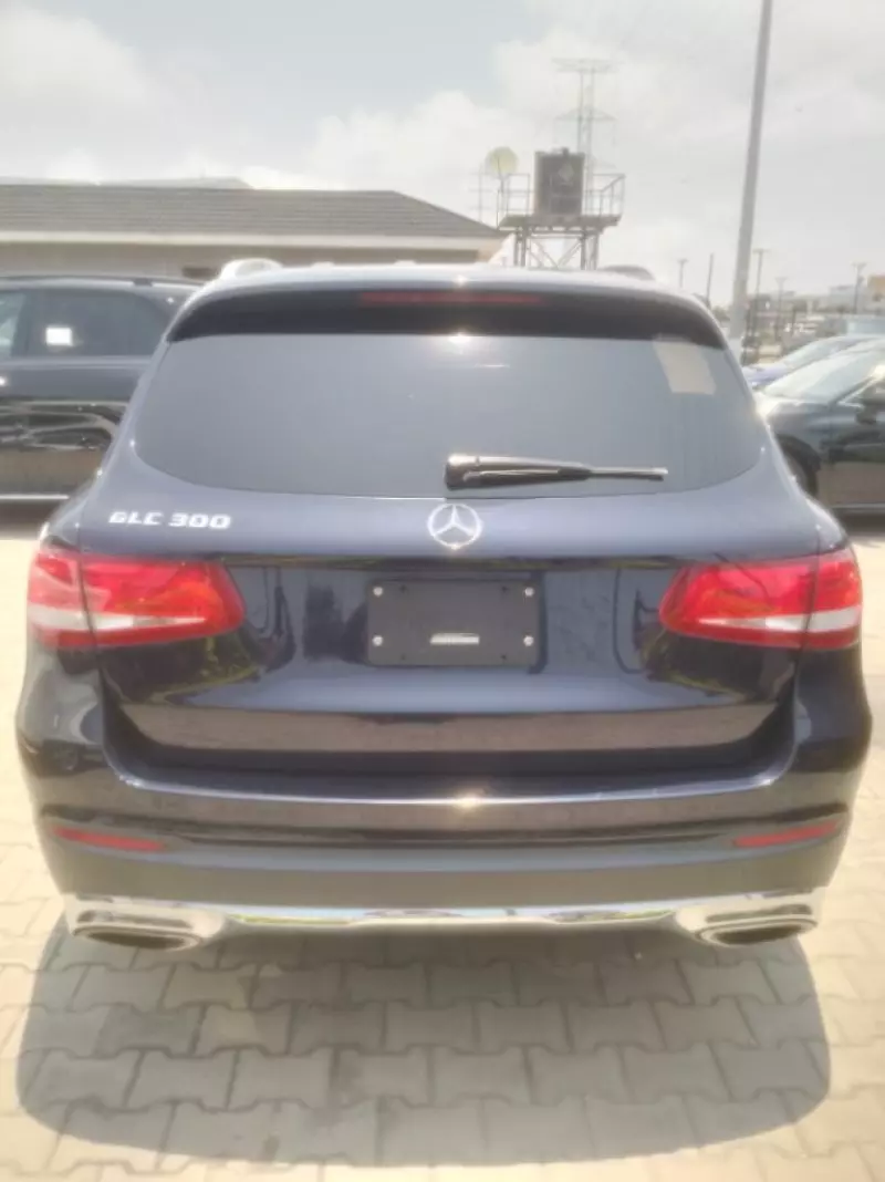 Mercedes-Benz GLC 300   - 2016