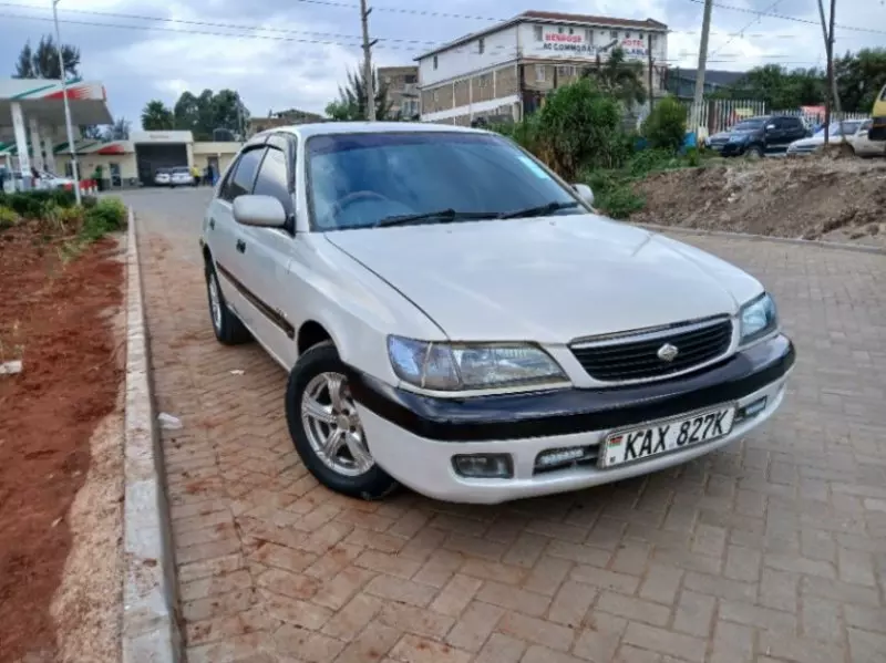 Toyota Premio    - 2002