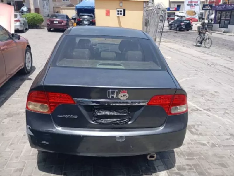Honda Civic   - 2010