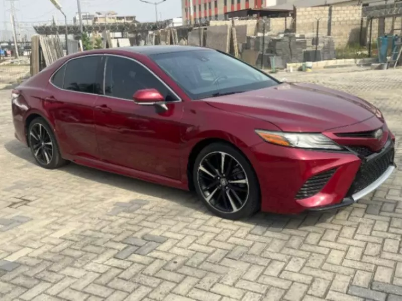 Toyota Camry   - 2018