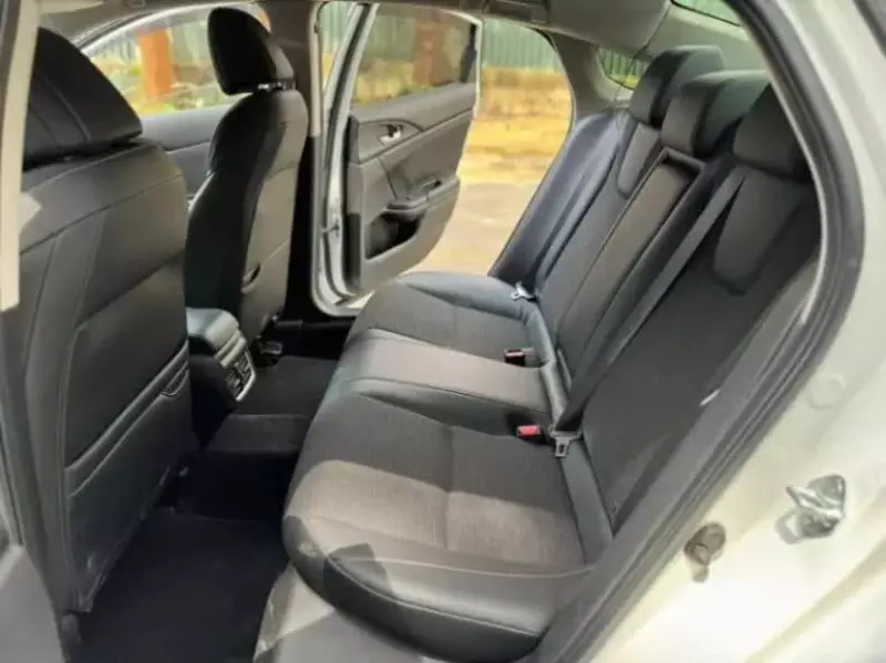 Honda Insight   - 2019