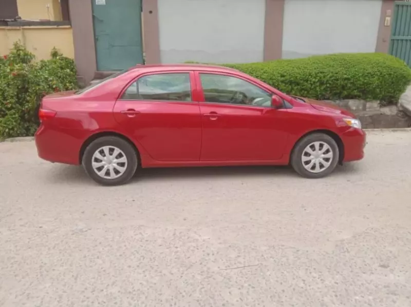 Toyota Corolla   - 2010