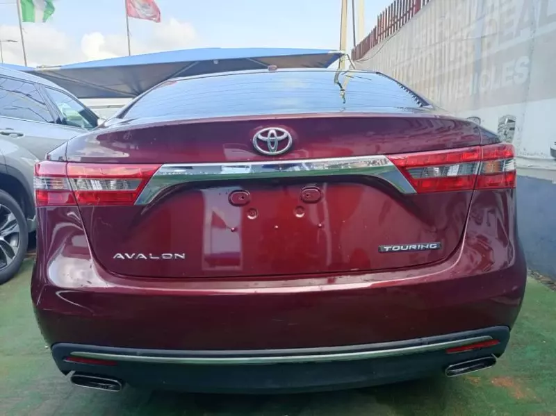 Toyota Avalon   - 2016