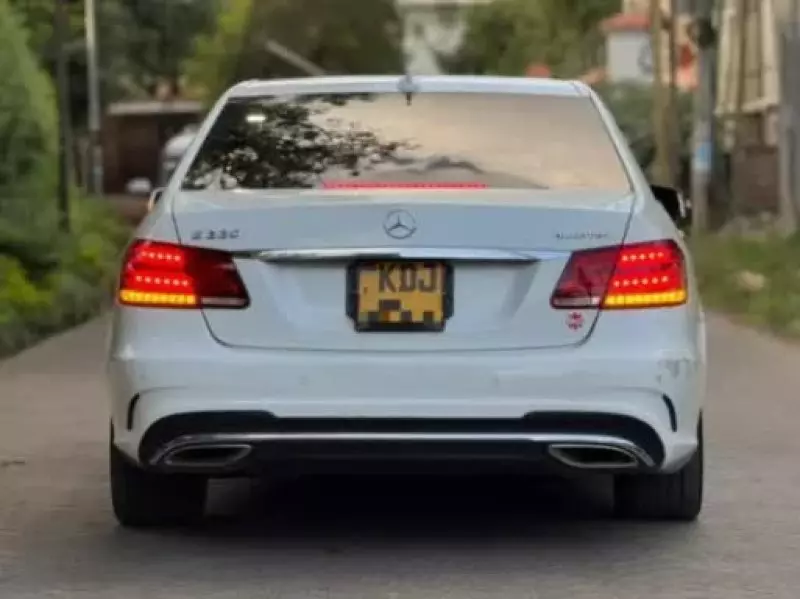 Mercedes-Benz E 220