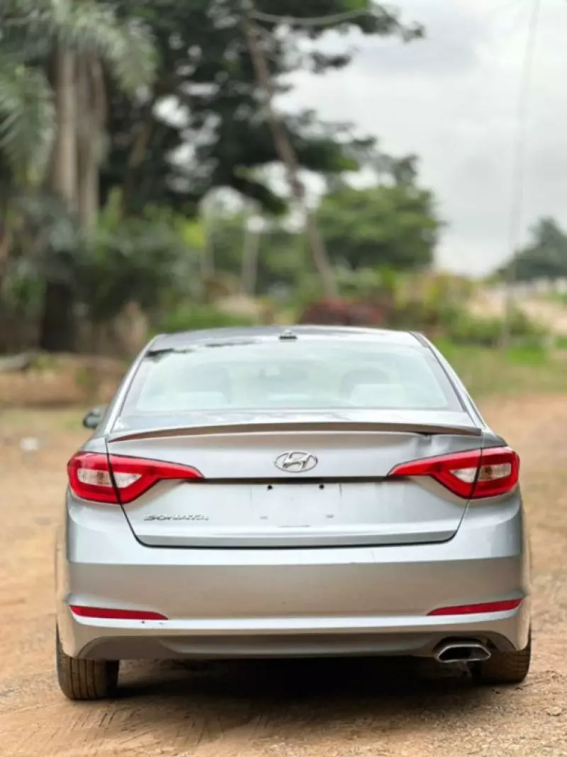 Hyundai Sonata   - 2015