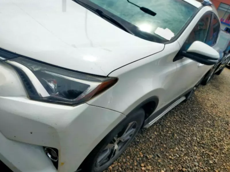Toyota RAV 4   - 2017