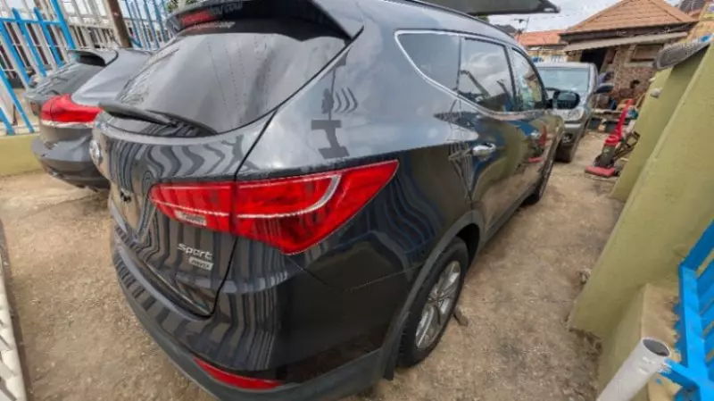 Hyundai Santa FE   - 2015