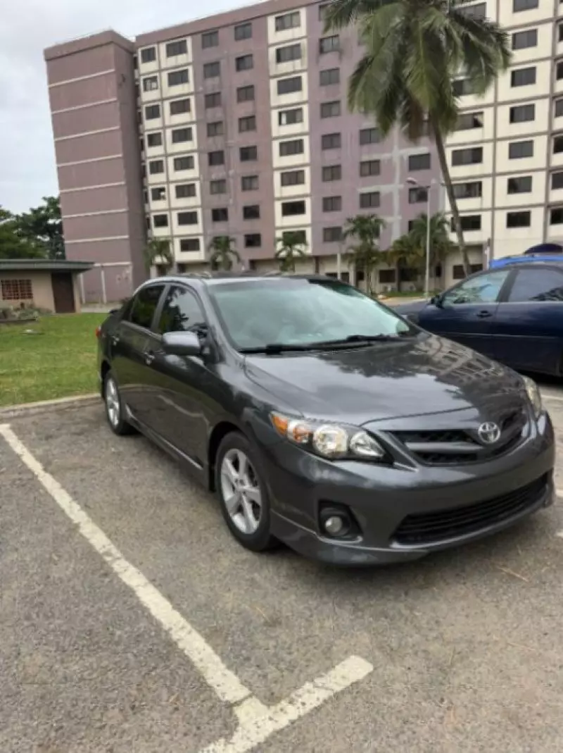 Toyota corolla   - 2012