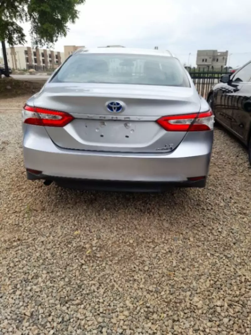 Toyota Camry   - 2018