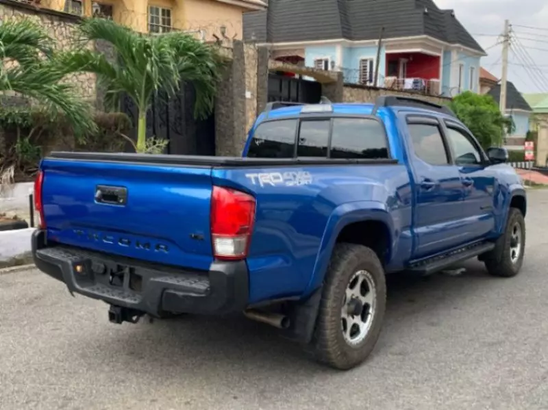 Toyota Tacoma   - 2016