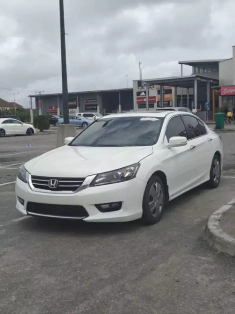 Honda Accord   - 2015