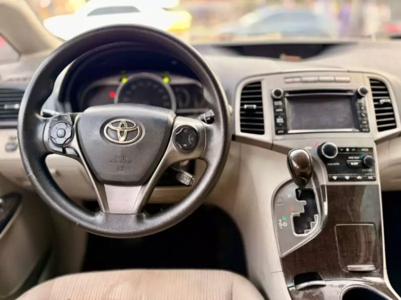 Toyota Venza   - 2013