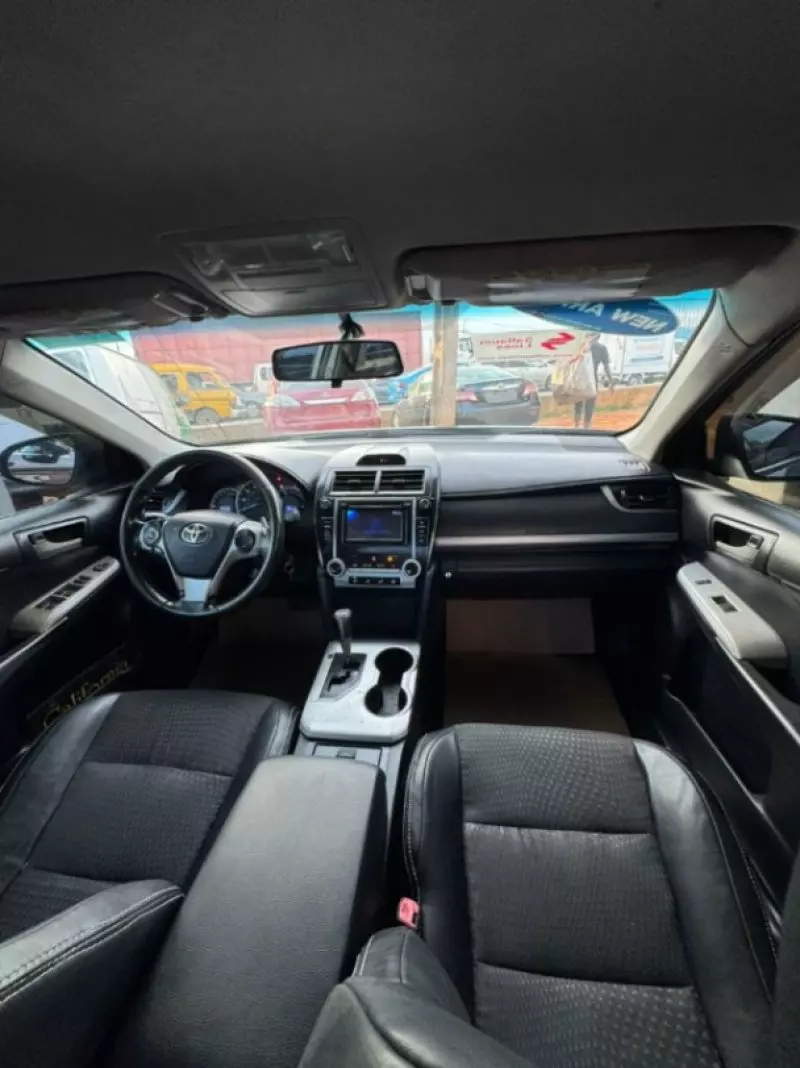 Toyota Camry   - 2014