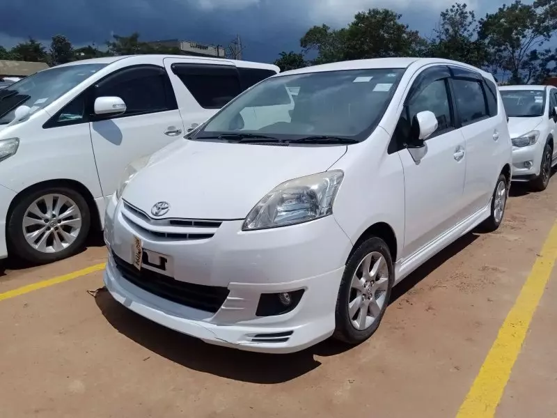 Toyota Passo Sette   - 2009