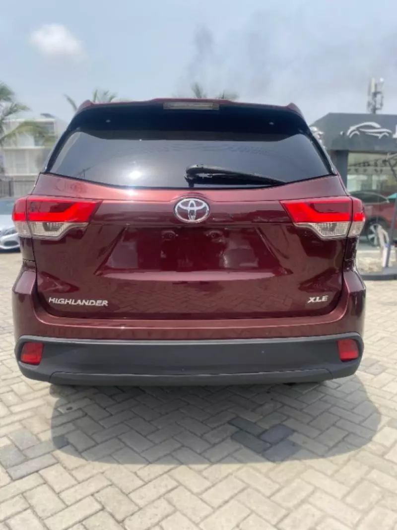 Toyota Highlander   - 2018