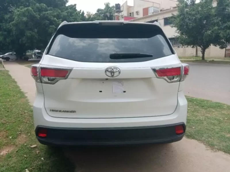 Toyota Highlander   - 2017