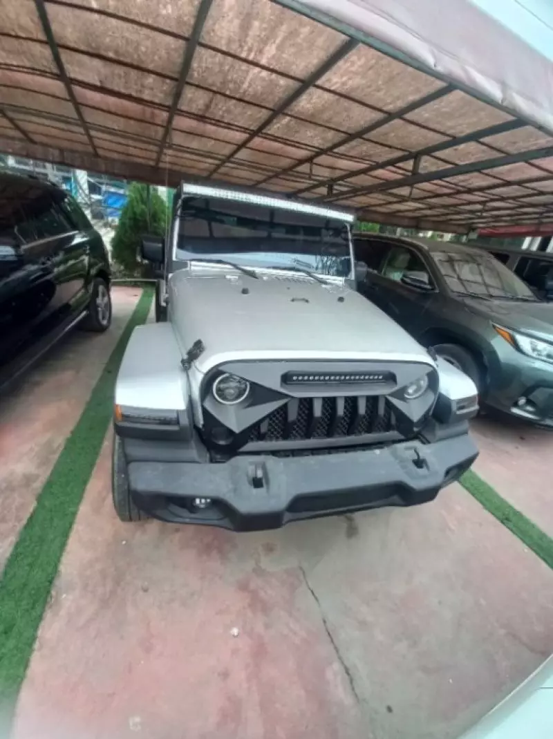 JEEP Wrangler Sahara   - 2010