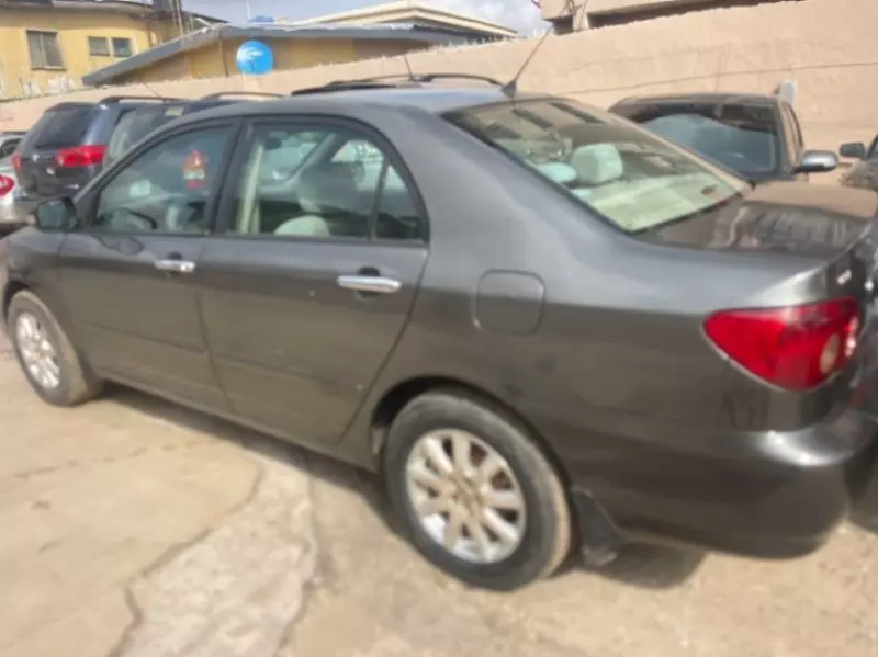 Toyota Corolla   - 2007