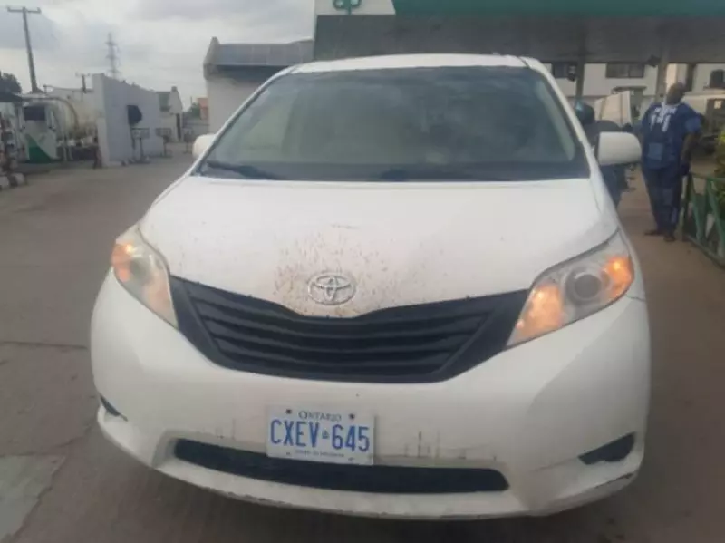 Toyota Sienna   - 2017