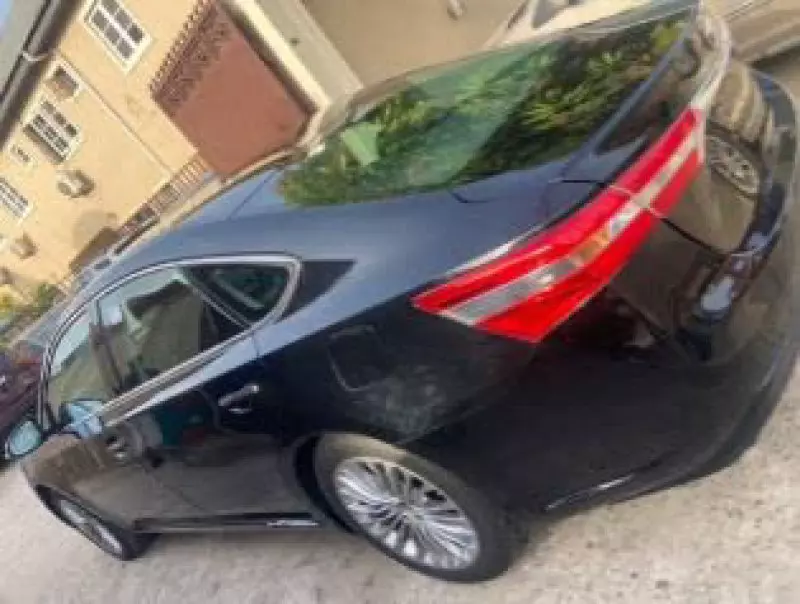 Toyota Avalon   - 2014