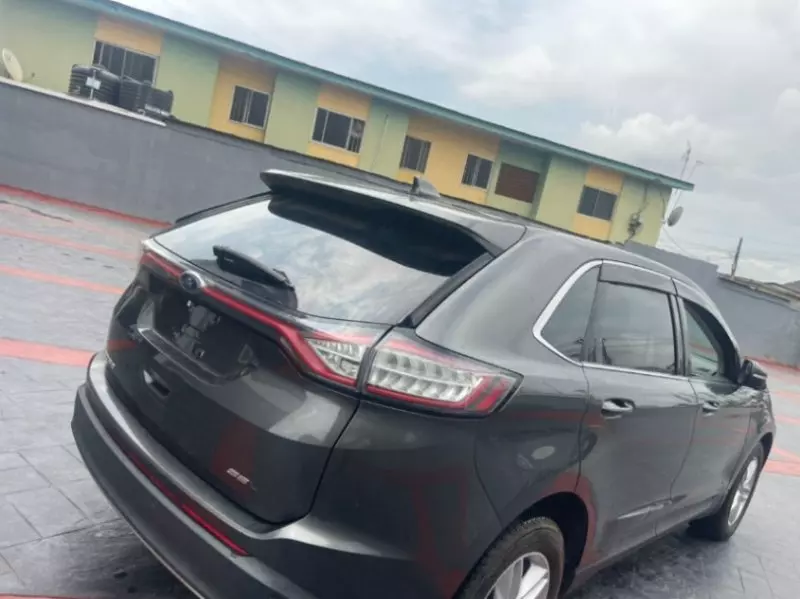 Ford Edge   - 2015