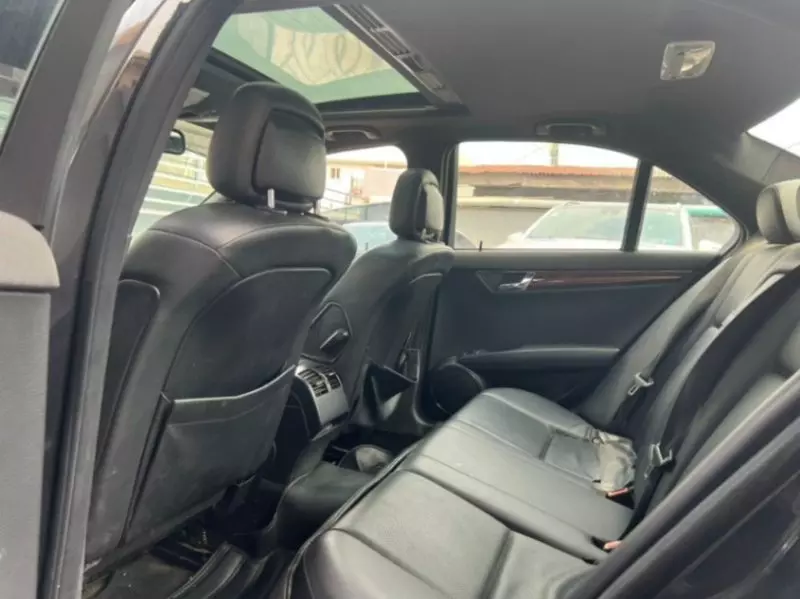 Mercedes-Benz C 300   - 2009