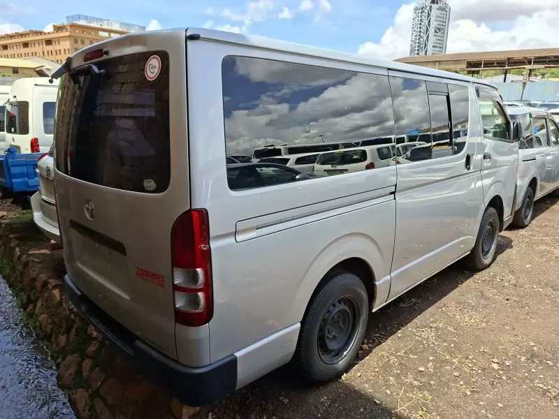 Toyota Hiace   - 2013