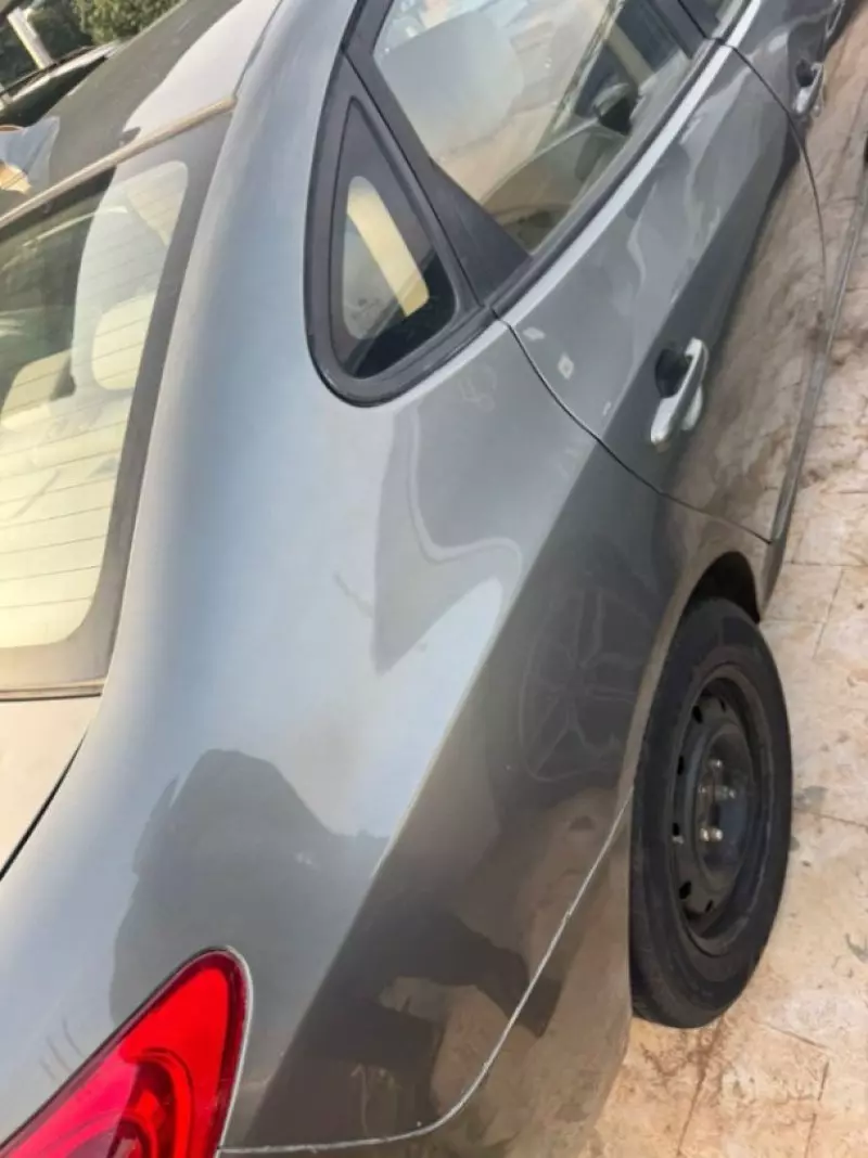Hyundai Elantra   - 2010