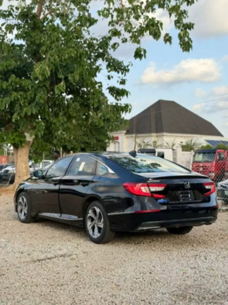 Honda Accord   - 2018