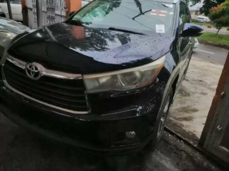 Toyota Highlander   - 2015