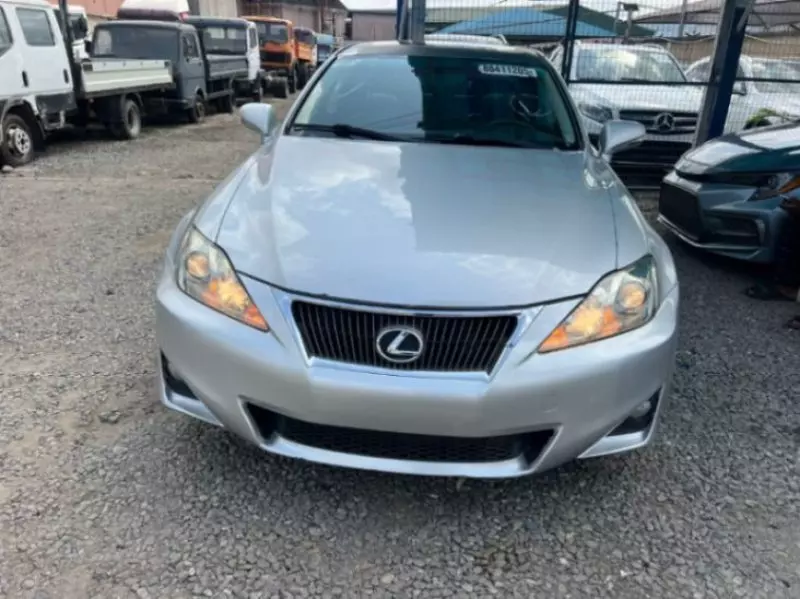 Lexus IS   - 2012