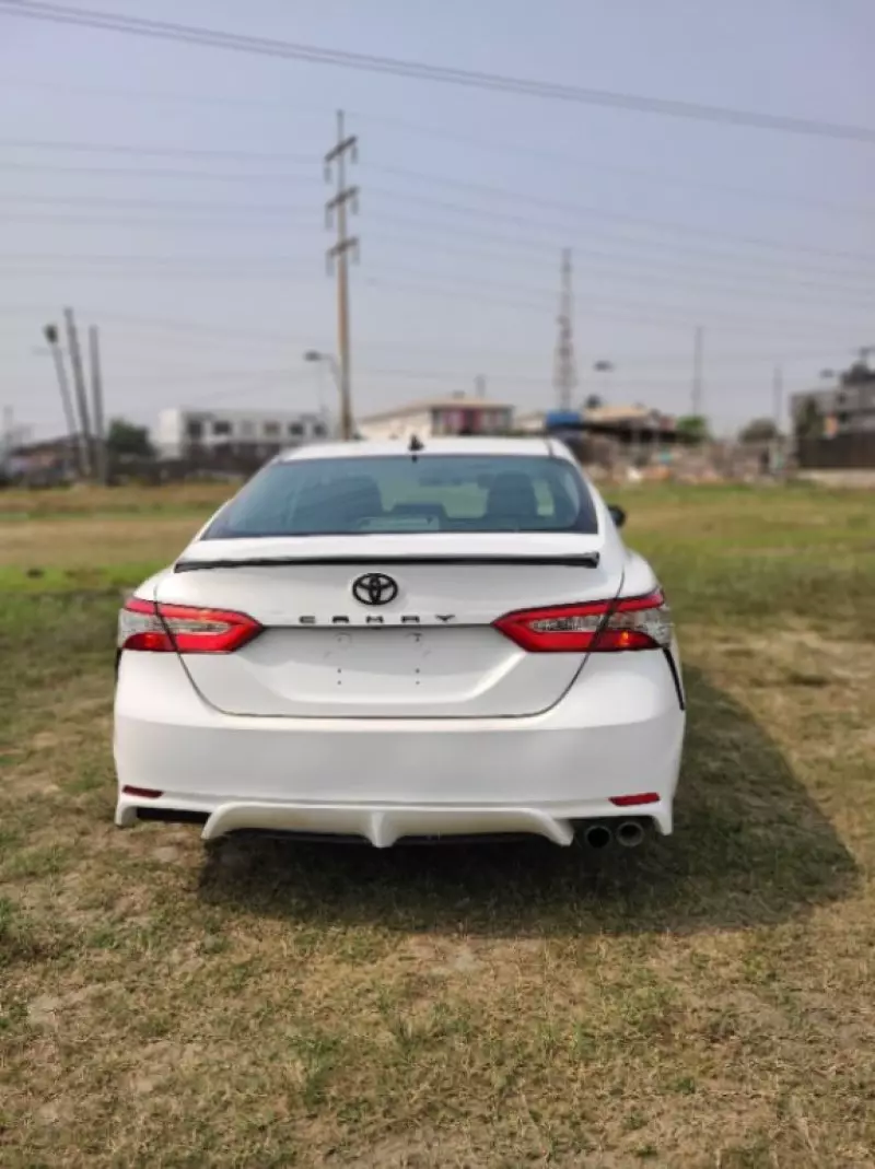 Toyota Camry   - 2019