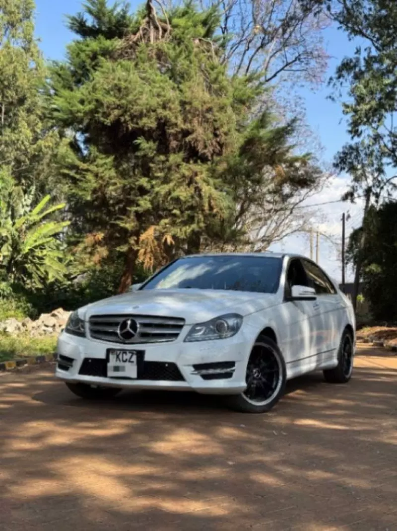 Mercedes-Benz C 200   - 2013